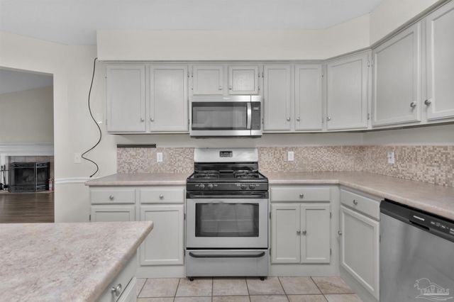 9033 Bluebay Ln, Pensacola, FL 32506