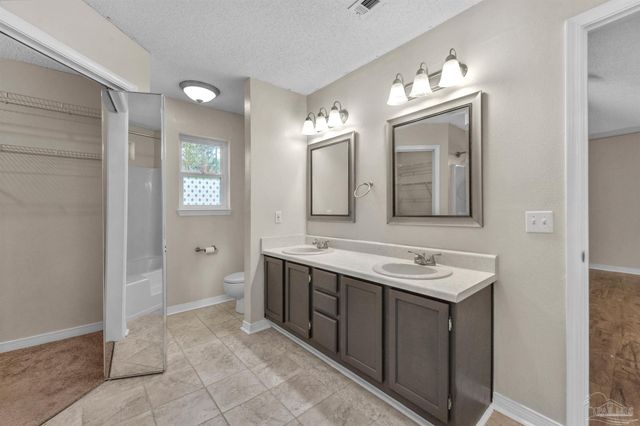 9033 Bluebay Ln, Pensacola, FL 32506