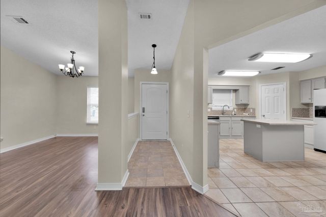 9033 Bluebay Ln, Pensacola, FL 32506