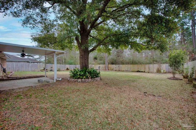 9033 Bluebay Ln, Pensacola, FL 32506