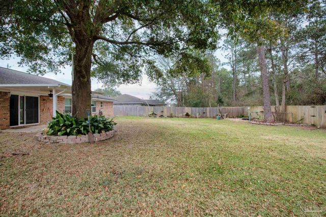 9033 Bluebay Ln, Pensacola, FL 32506