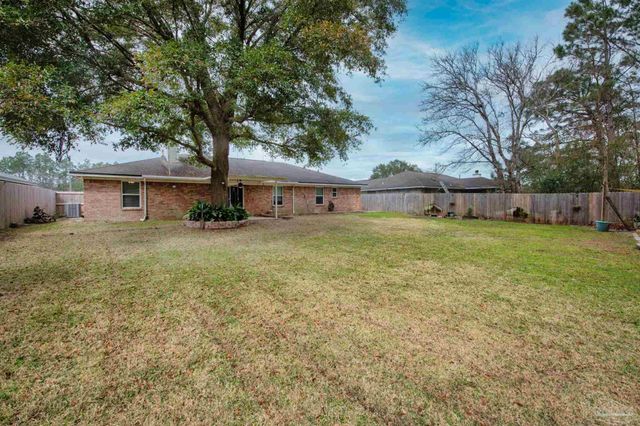 9033 Bluebay Ln, Pensacola, FL 32506
