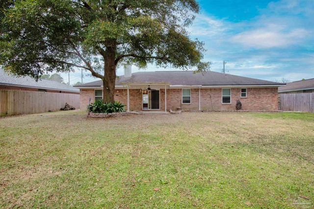 9033 Bluebay Ln, Pensacola, FL 32506