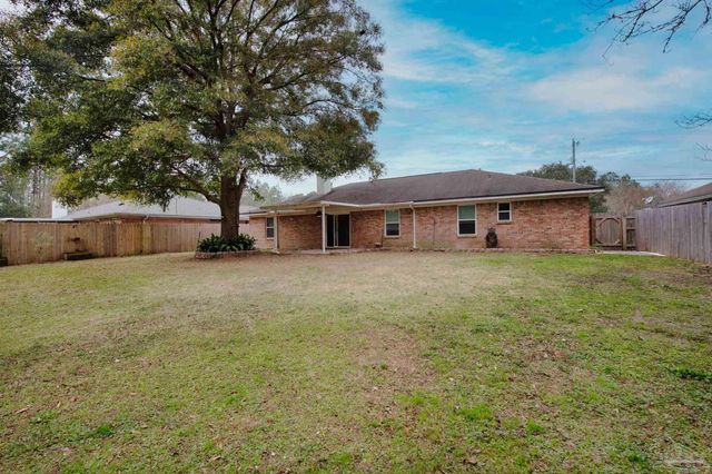 9033 Bluebay Ln, Pensacola, FL 32506