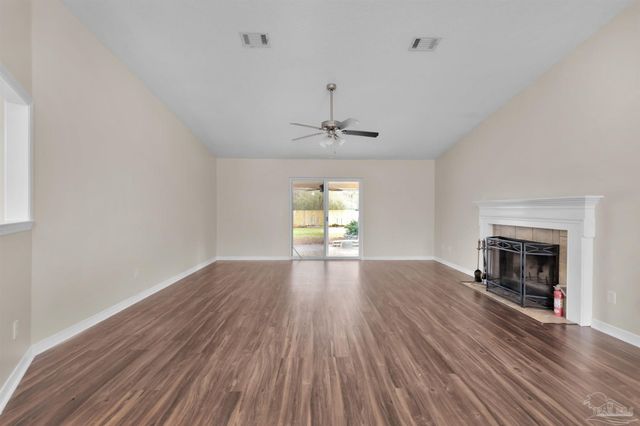 9033 Bluebay Ln, Pensacola, FL 32506