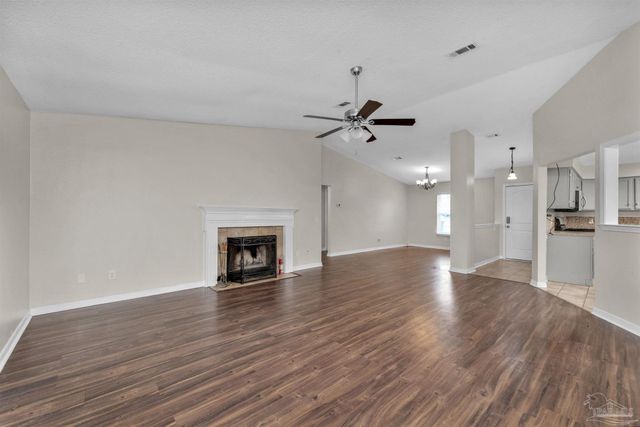 9033 Bluebay Ln, Pensacola, FL 32506