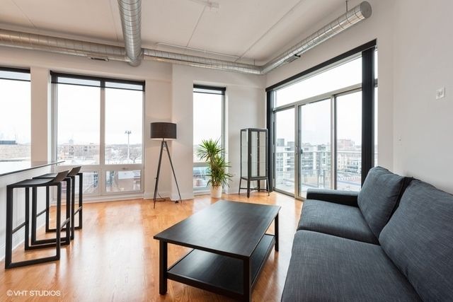 4814 N Clark Street 502S, Chicago, IL 60640