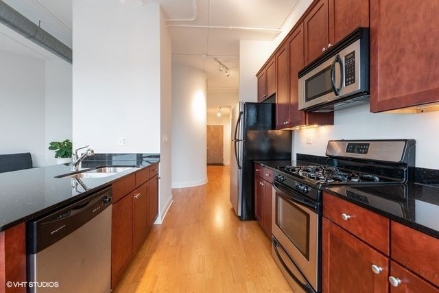 4814 N Clark Street 502S, Chicago, IL 60640