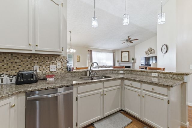 2965 Harbor Lights Dr, Nashville, TN 37217