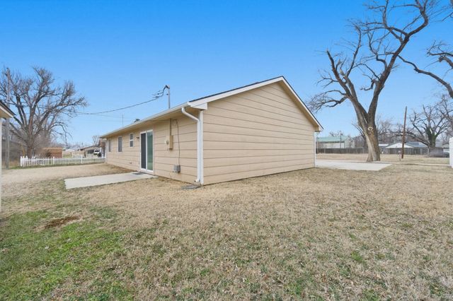 5001 W Newell Ave, Wichita, KS 67212