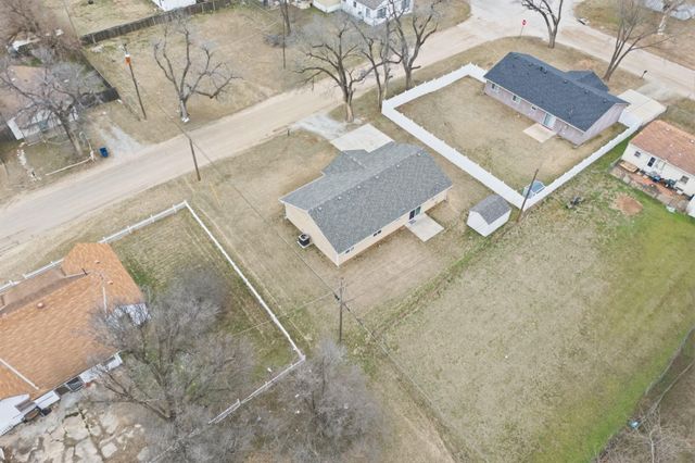 5001 W Newell Ave, Wichita, KS 67212