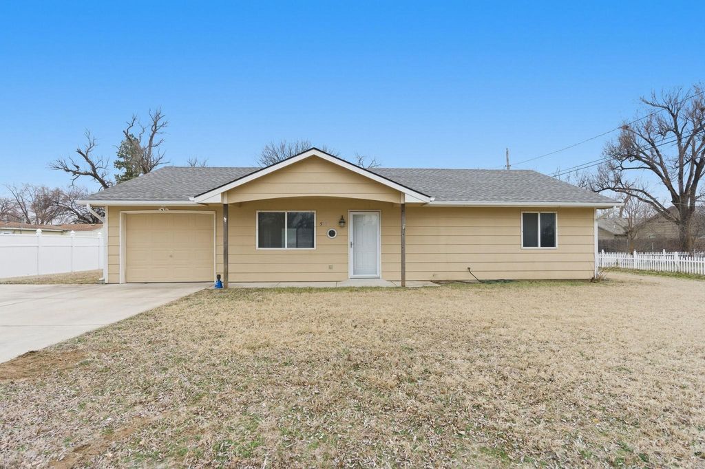 5001 W Newell Ave, Wichita, KS 67212