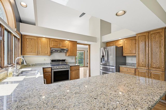 215 Kirkham COURT, Brookfield, WI 53045