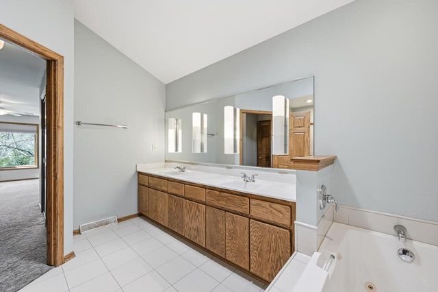 215 Kirkham COURT, Brookfield, WI 53045
