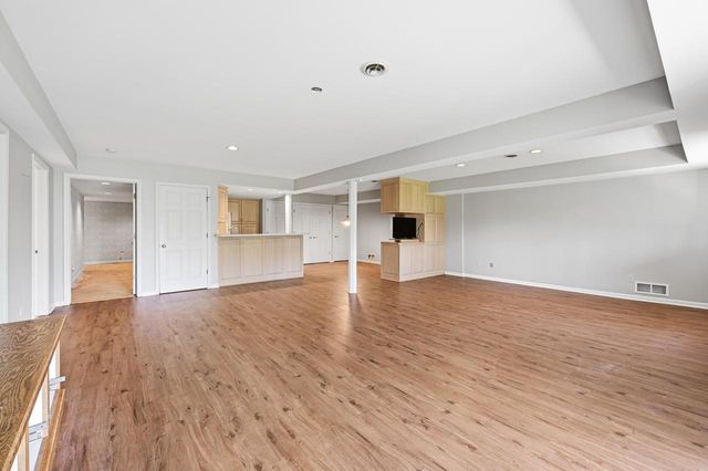 215 Kirkham COURT, Brookfield, WI 53045