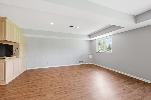 215 Kirkham COURT, Brookfield, WI 53045