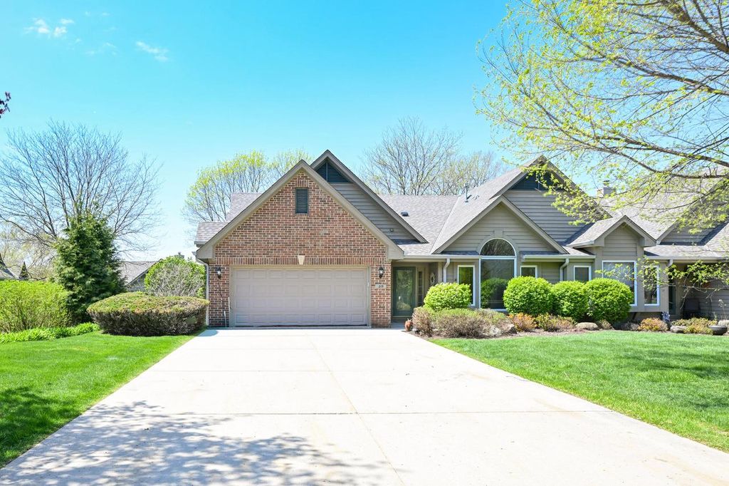 215 Kirkham COURT, Brookfield, WI 53045
