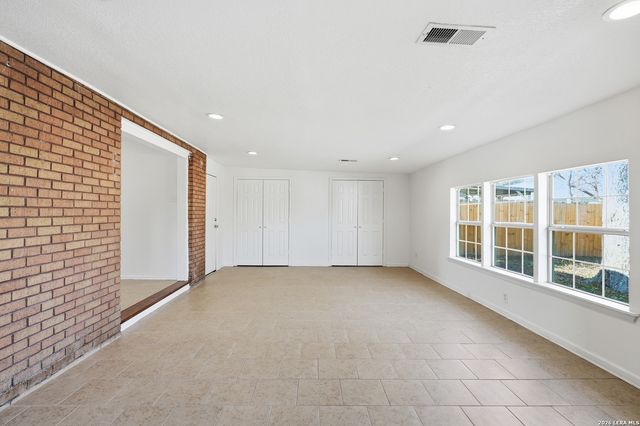 147 Marlena Dr, San Antonio, TX 78213