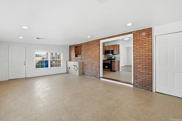 147 Marlena Dr, San Antonio, TX 78213