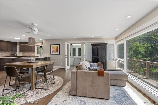 6600 Valley Spring Road, Bloomfield Hills, MI 48301