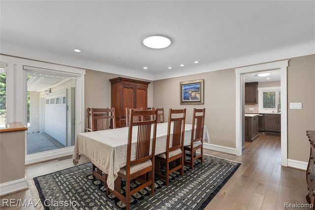 6600 Valley Spring Road, Bloomfield Hills, MI 48301