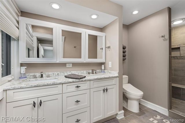 6600 Valley Spring Road, Bloomfield Hills, MI 48301