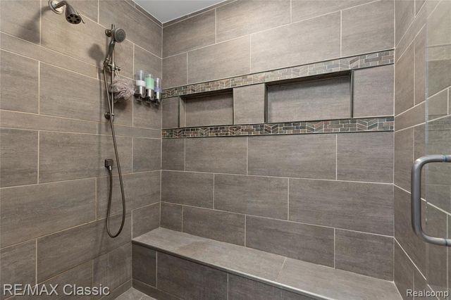 6600 Valley Spring Road, Bloomfield Hills, MI 48301