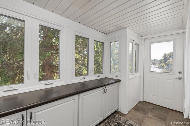 6600 Valley Spring Road, Bloomfield Hills, MI 48301