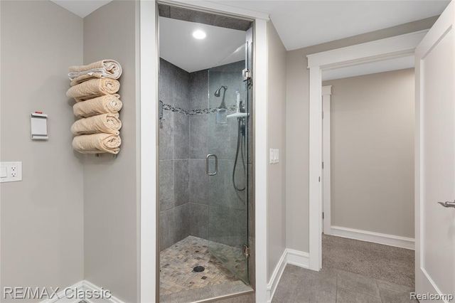 6600 Valley Spring Road, Bloomfield Hills, MI 48301