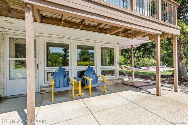 6600 Valley Spring Road, Bloomfield Hills, MI 48301