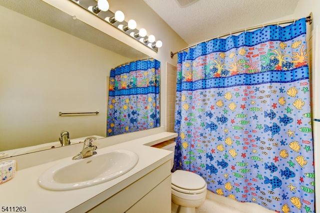 2403 WINDER DR, Bridgewater Twp., NJ 08807