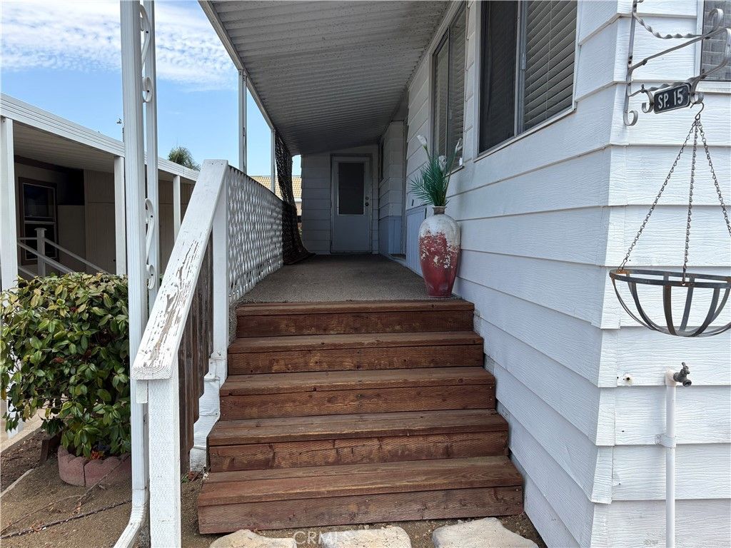 718 Sycamore Avenue 15, Vista, CA 92083 — photo 3