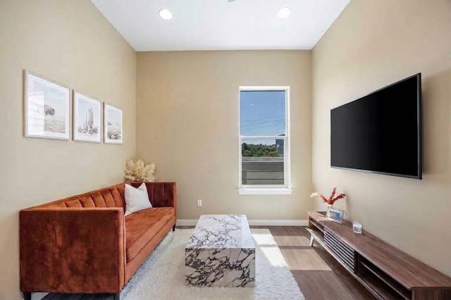 2645 Crazyhorse PASS, Austin, TX 78734