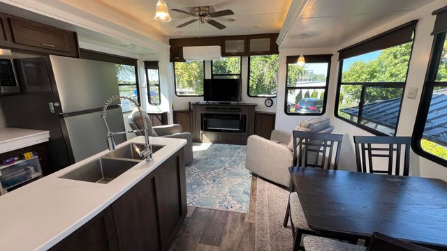 875 E Wells Street 20, South Haven City, MI 49090