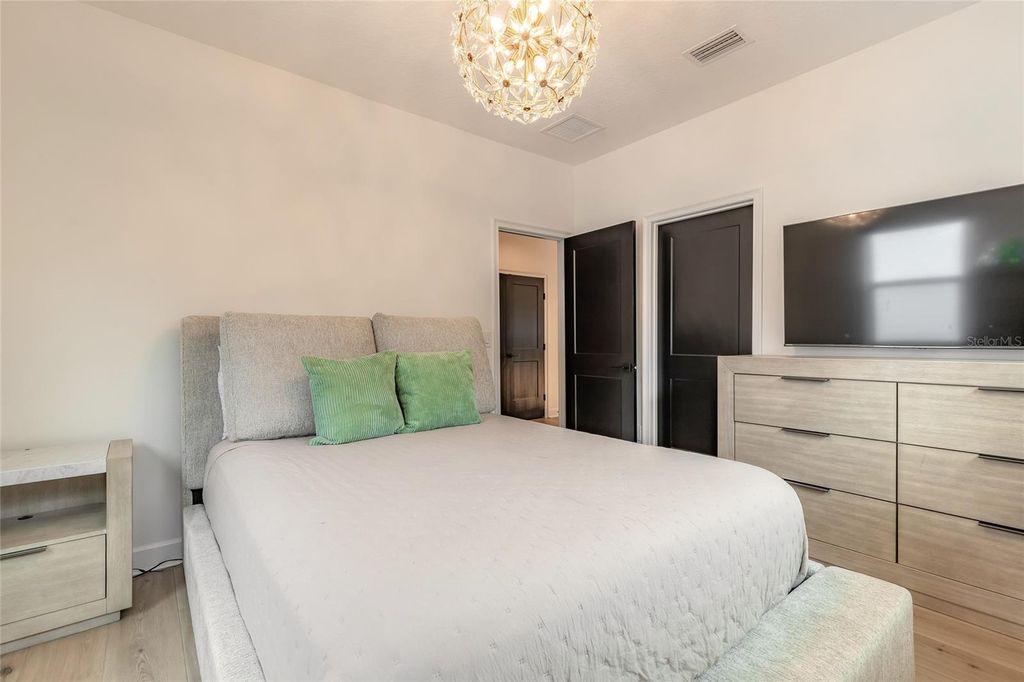 Image 39 of property listing at 6402 LIMMERICK LANE, Port Orange, FL 32128