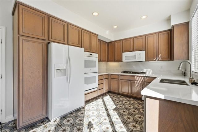 3670 El Encanto, Calabasas, CA 91302