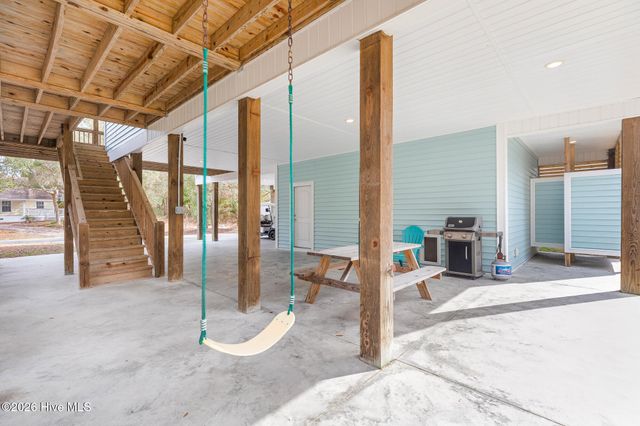 105 NW 29th Street, Oak Island, NC 28465