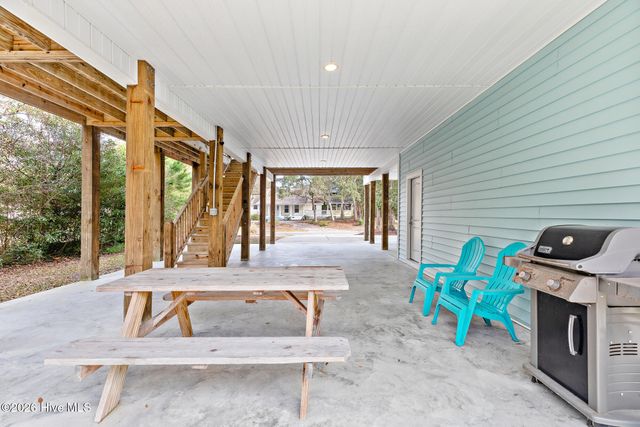 105 NW 29th Street, Oak Island, NC 28465