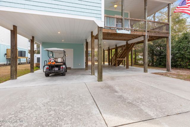 105 NW 29th Street, Oak Island, NC 28465