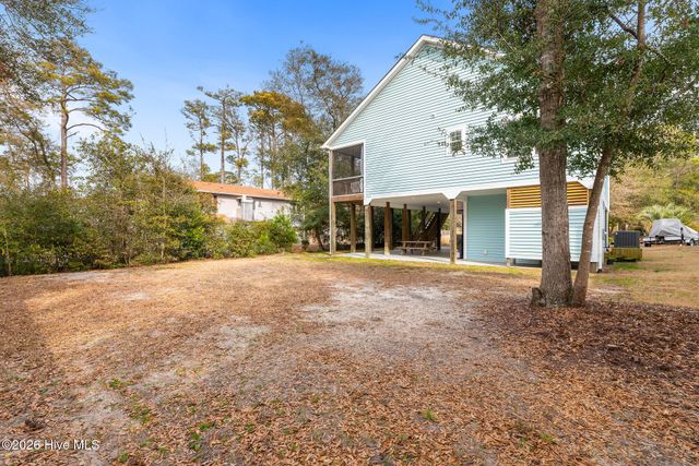 105 NW 29th Street, Oak Island, NC 28465