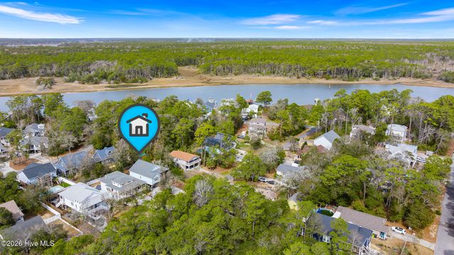 105 NW 29th Street, Oak Island, NC 28465