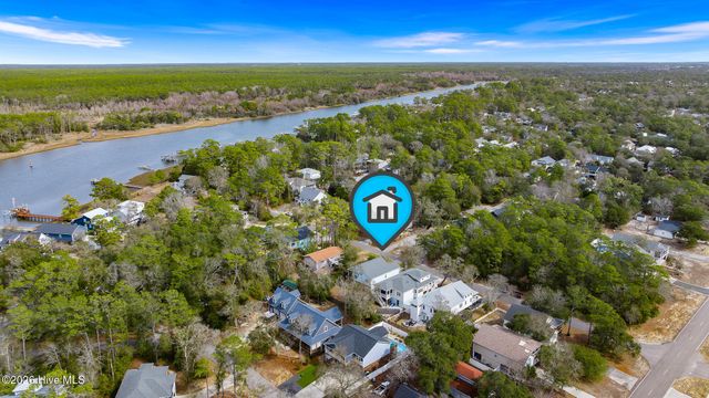 105 NW 29th Street, Oak Island, NC 28465