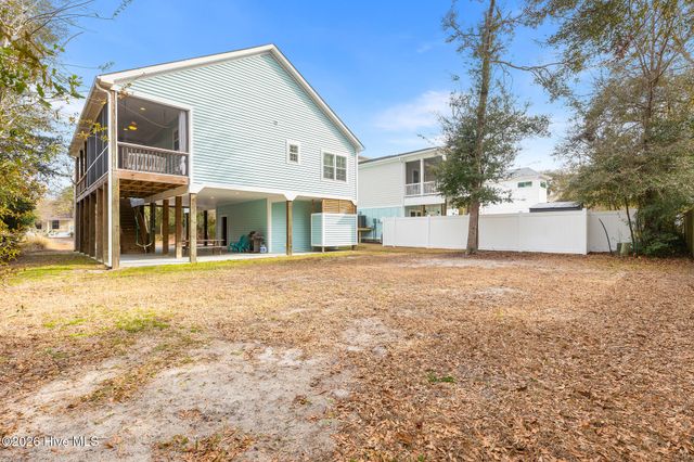 105 NW 29th Street, Oak Island, NC 28465