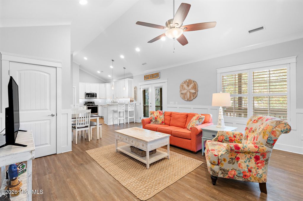 105 NW 29th Street, Oak Island, NC 28465