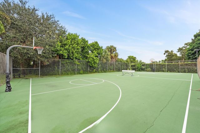 427 Glenbrook Drive, Atlantis, FL 33462