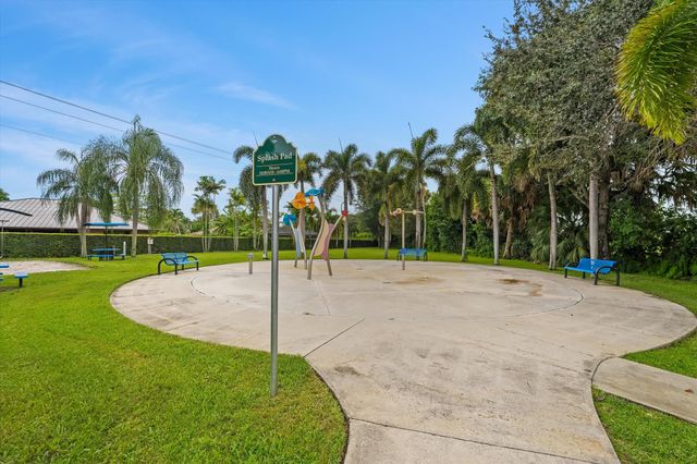 427 Glenbrook Drive, Atlantis, FL 33462