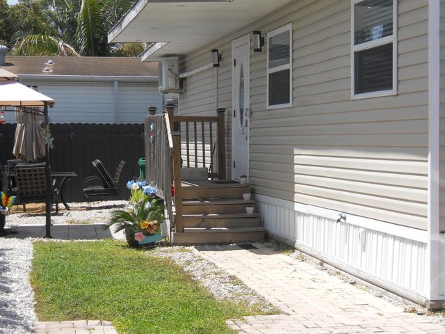 4633 SW 73rd Avenue 17, Davie, FL 33314