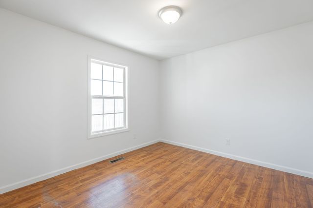 1318 S Cedar Ave, South Pittsburg, TN 37380