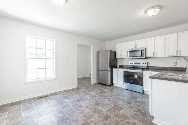 1318 S Cedar Ave, South Pittsburg, TN 37380