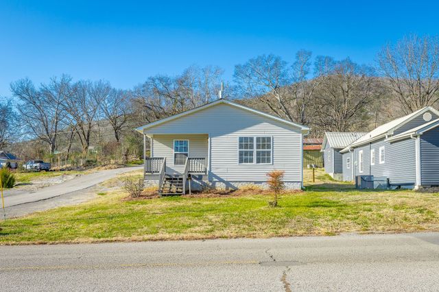 1318 S Cedar Ave, South Pittsburg, TN 37380